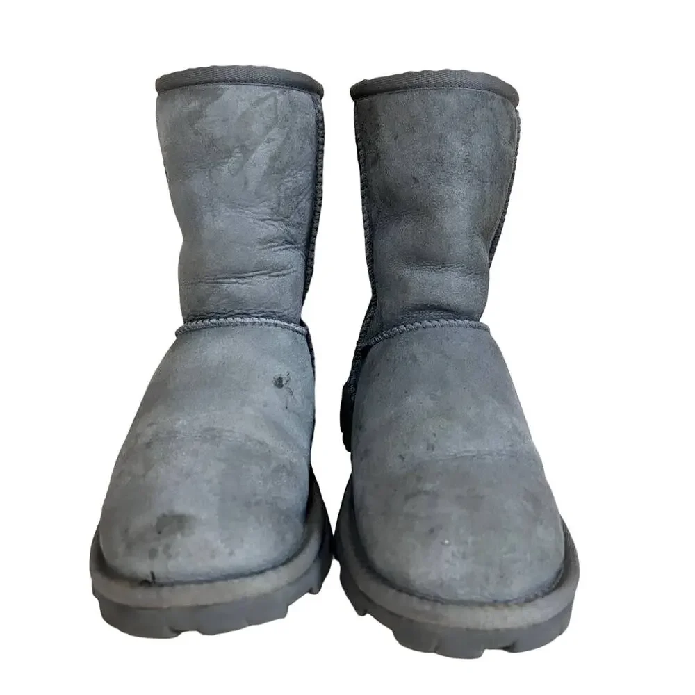 UGG Australia - Essential Short Classic - Boots - Gray - Women's - 6 - S/N 5835